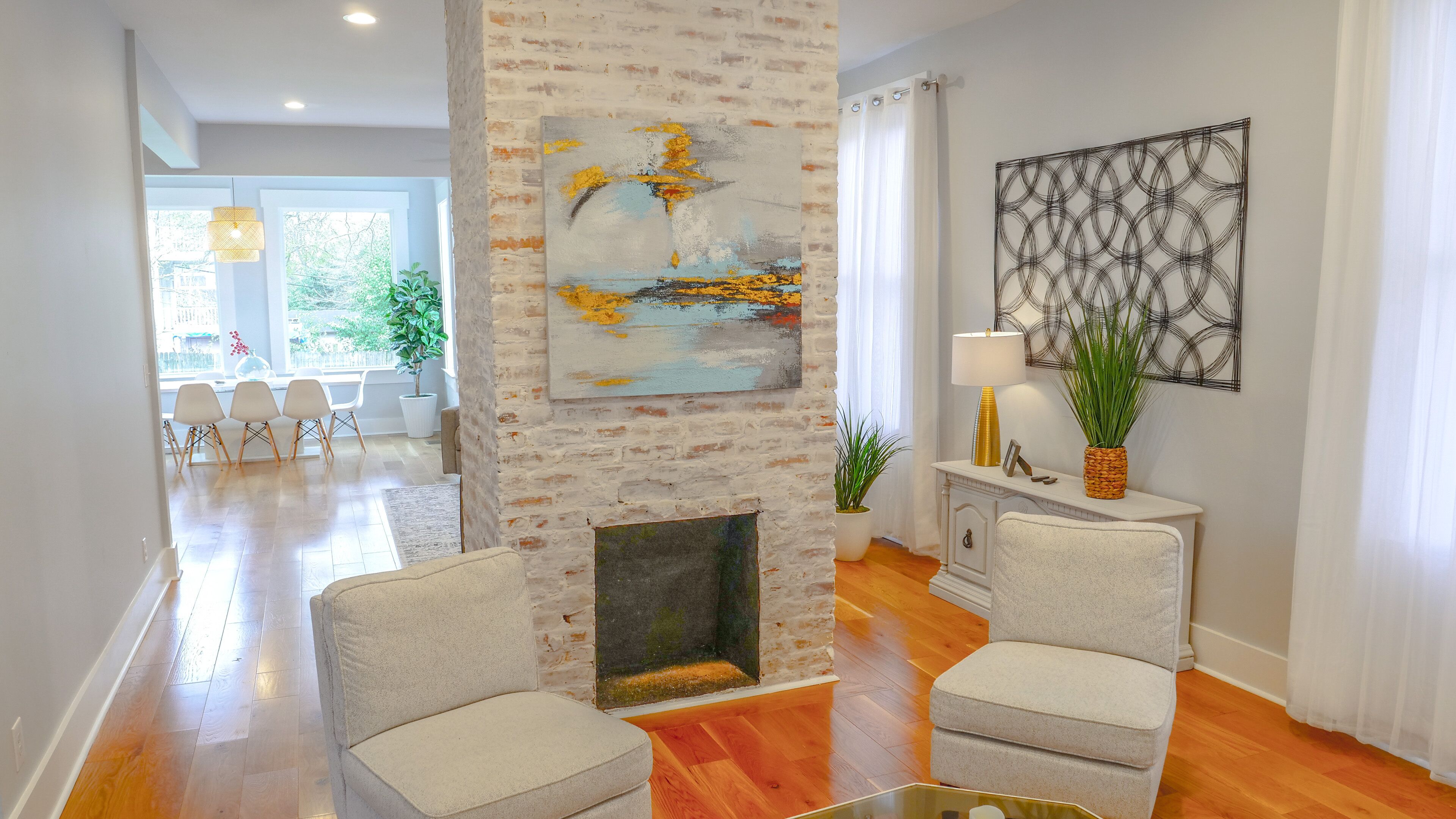 The Lincoln House!  Historic Home with a Modern Stay!