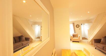 Fantastic 2-bed House in Hull. Garden, Sky tv