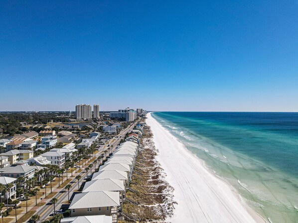 Beach nearby, sun-loungers, beach towels