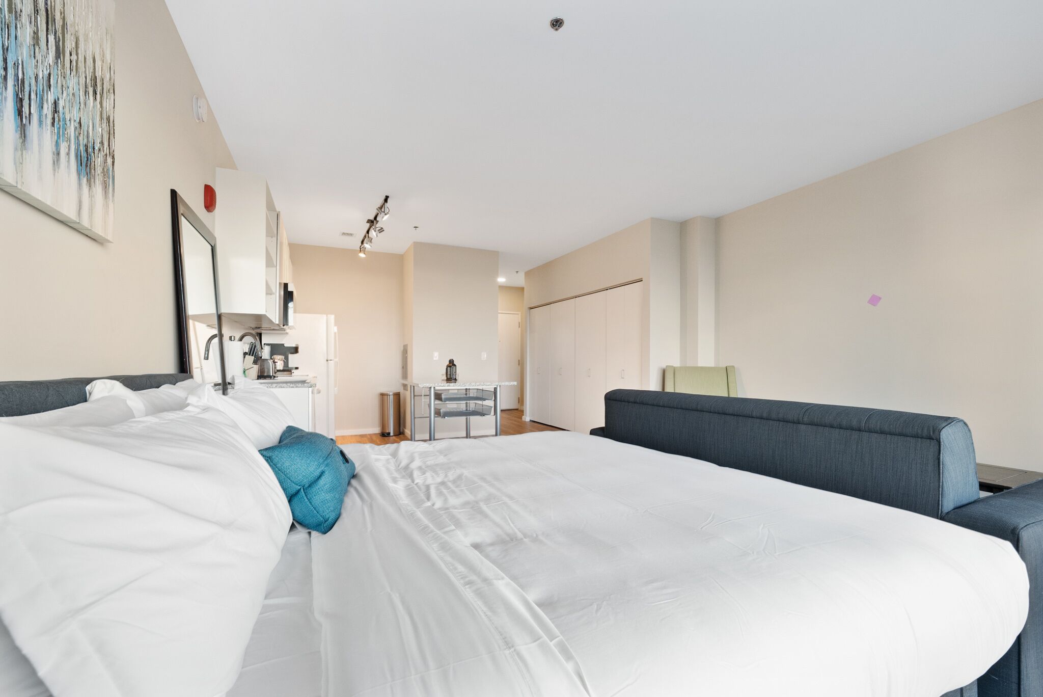 Unwind and Relax with Our All-Inclusive Resort-Style Vacation 337