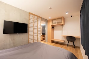 Premium bedding, down duvets, Select Comfort beds