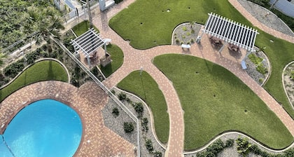BEAUTIFUL CONDO - AMAZING BEACH VIEW FROM PRIVATE BALCONY
