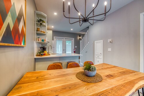 Beautiful 2BDM 2 Bth Sleep Up to 6 Adults+Kids Townhouse W/AC at Park Gate