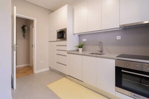 Réfrigérateur, micro-ondes, four, lave-vaisselle