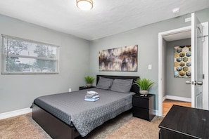 1 bedroom, iron/ironing board, WiFi, bed sheets - Fully furnished guest house in Clearwater (GH1) (Safety Harbor)
