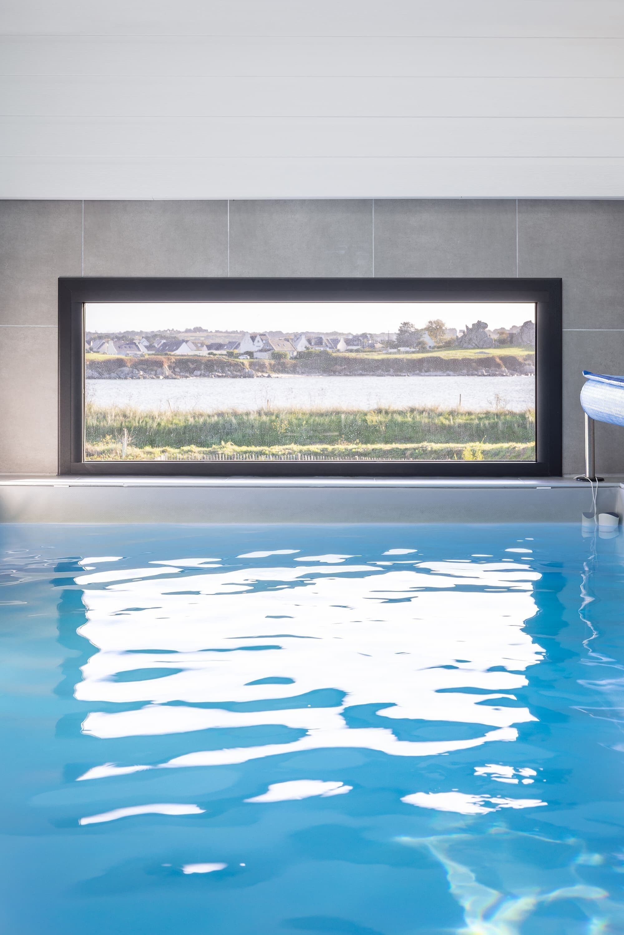 室内游泳池，恒温泳池