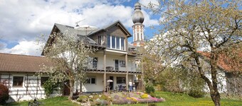 Vacation apartment with large balcony, 2km west of the Ammersee, in a quiet location.