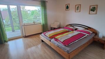 2 Schlafzimmer, Bügeleisen/Bügelbrett, kostenloses WLAN, Bettwäsche