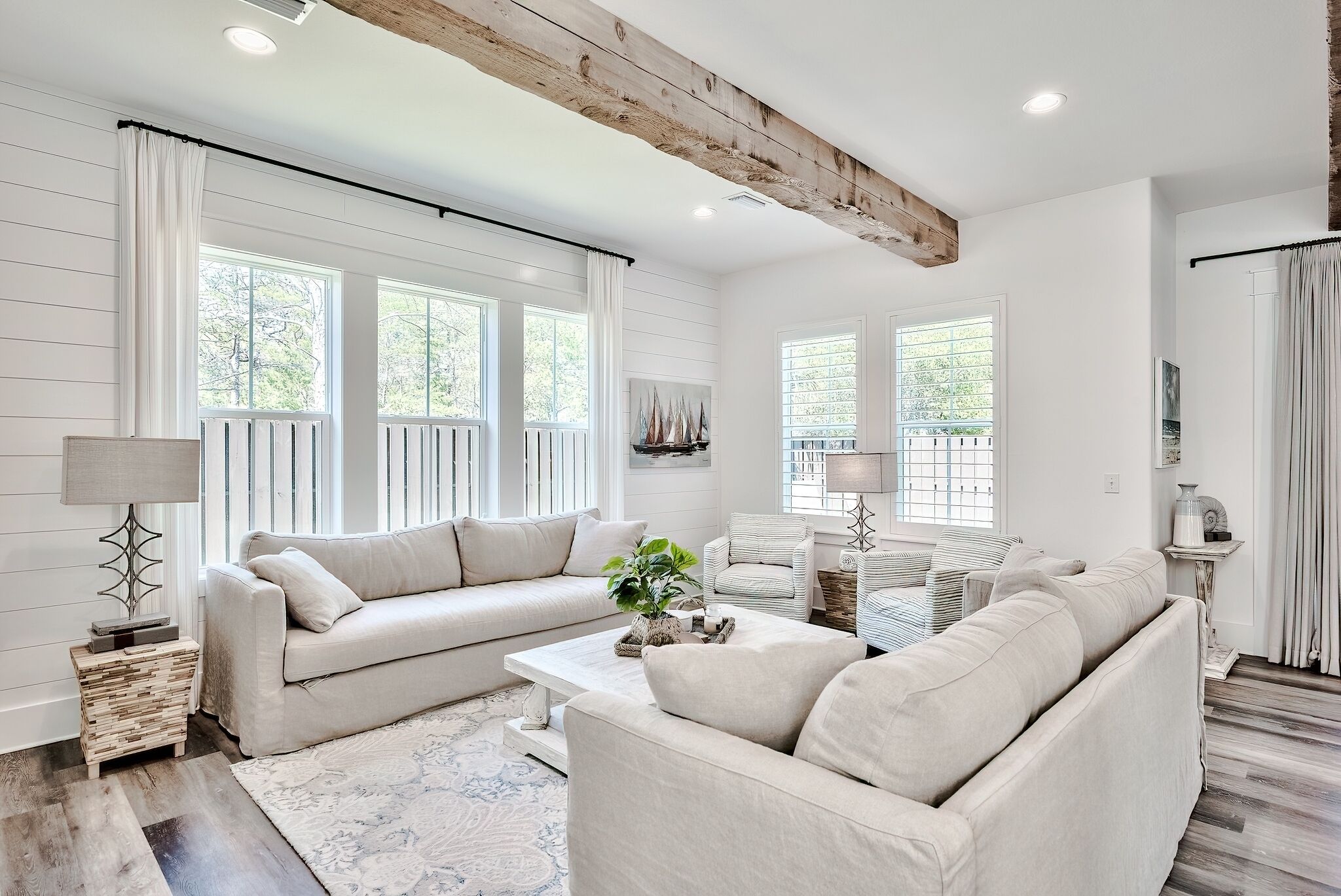 Private Pool/Grill! Walk to Beach/Restaurants. 2 Master Bedrooms!