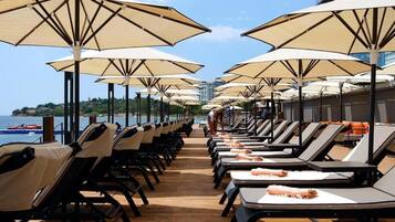 Private beach, waterskiing, sailing, rowing
