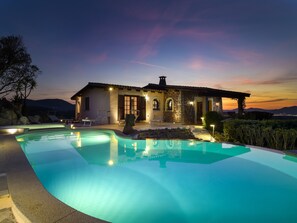 An infinity pool