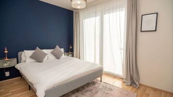 3 bedrooms, desk, iron/ironing board, travel cot