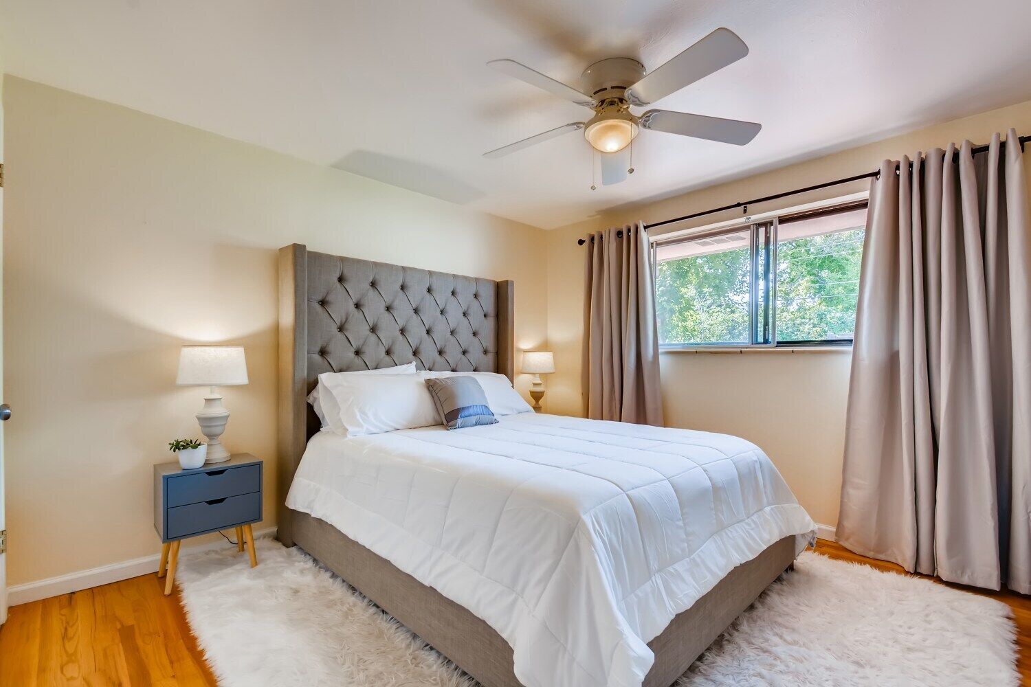 5 Bedroom House with Backyard Oasis - Walk to Downtown Littleton!