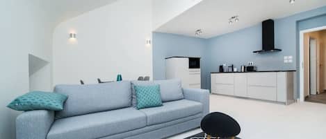 TV, Netflix, streaming services