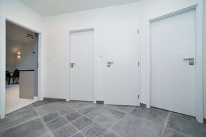 Interior - Old Town 1 Bedroom Oasis with AC and Double Shower (Praha 1)