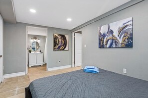 1 chambre, fer et planche à repasser, Wi-Fi, draps fournis