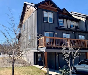 Exterior - Entire Townhouse in central Invermere (Invermere)