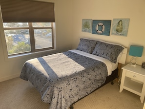 3 bedrooms, iron/ironing board, free WiFi, bed sheets - Entire Townhouse in central Invermere (Invermere)