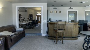 Interior - Great for Crafting or Meetings (Chandler)