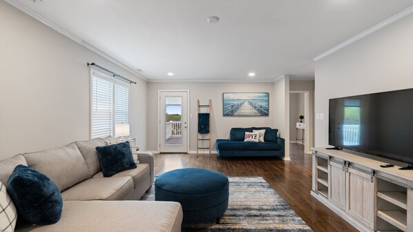 Smart TV, books, offices