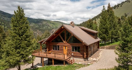 Tom's Big Sky Cabin - Close to the Gallatin River, hiking, and Yellowstone!