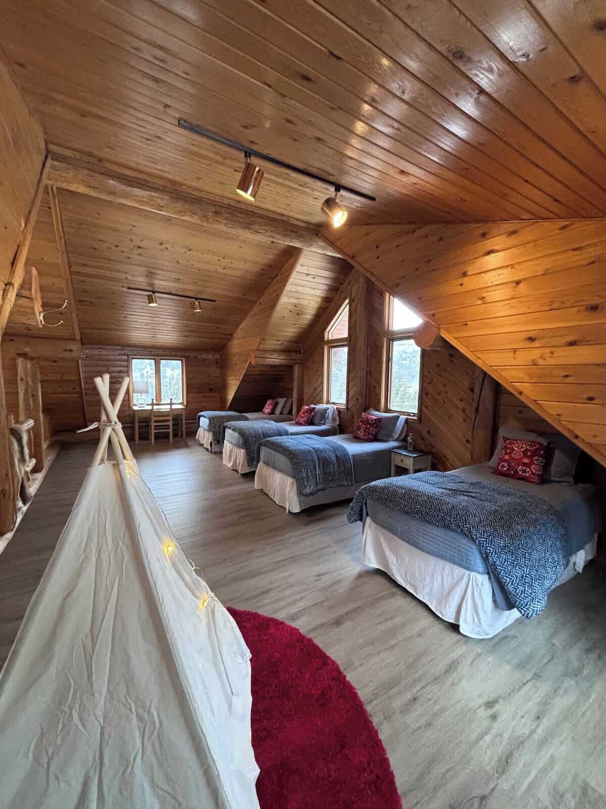 4 bedrooms, iron/ironing board, free WiFi, bed sheets