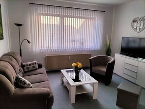 Téléviseur connecté, lecteur de DVD, sélection de films, chaîne audio