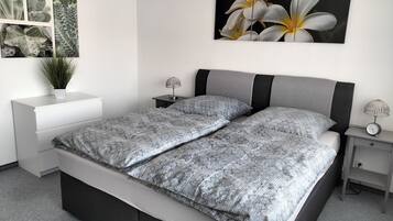 1 bedroom, free WiFi, bed sheets