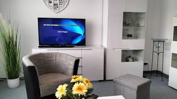 Smart TV, DVD player, video library, stereo