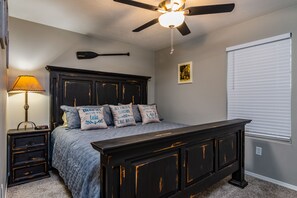 3 間睡房、可攜式嬰兒床、免費 Wi-Fi、床單