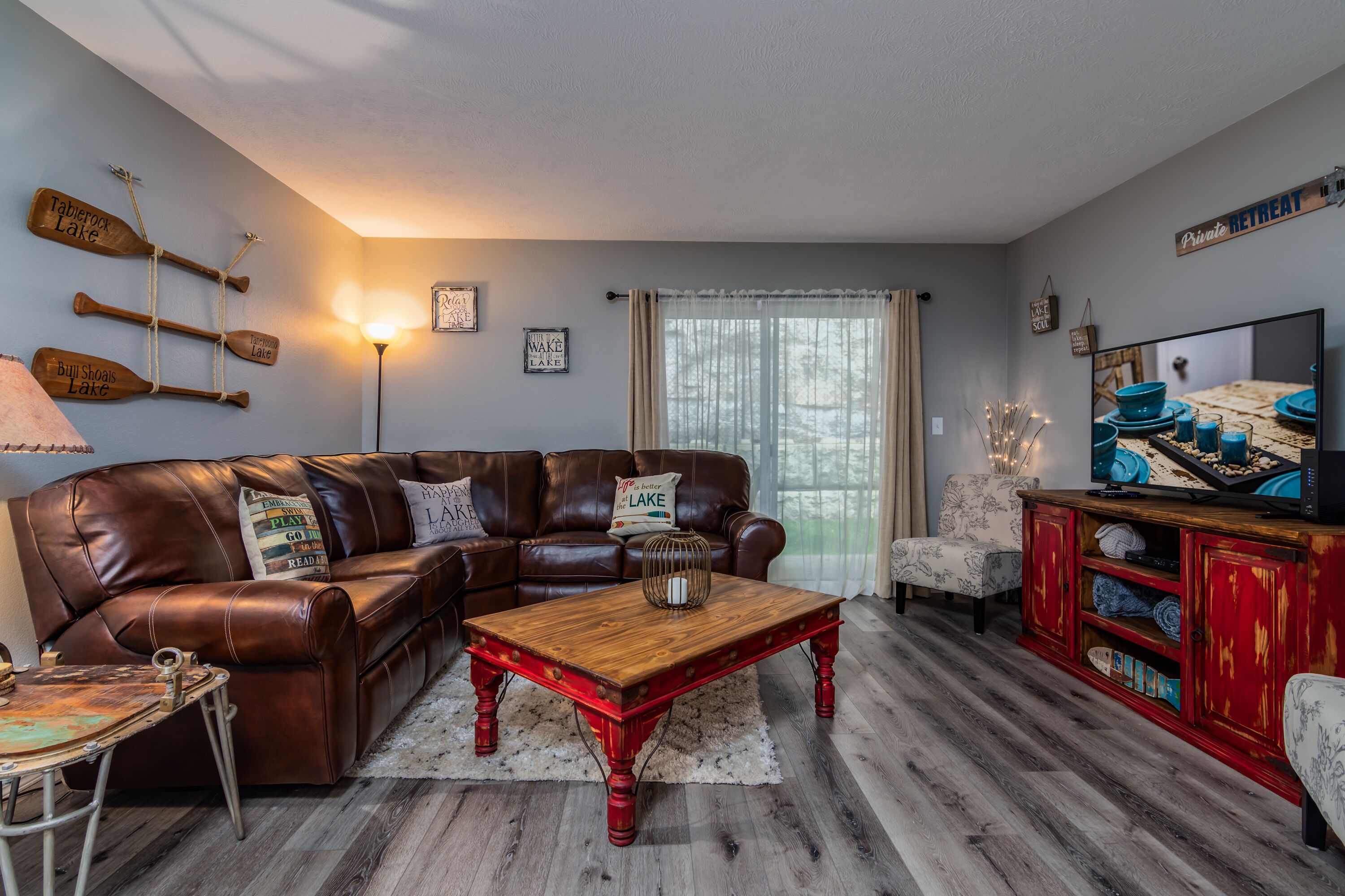 Smart TV, DVD player, video library