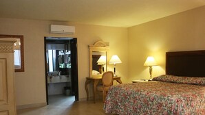 Standard Single Room | In-room safe, laptop workspace, blackout curtains, iron/ironing board - Hotel Hacienda (Nuevo Casas Grandes)