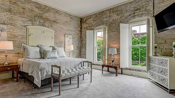 2 quartos, ferros/tábuas de passar roupa, Wi-Fi, roupa de cama