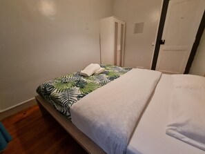 Free WiFi, bed sheets
