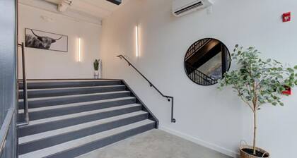 Chic Downtown Apt: Beale St, Food & Fun Steps Away