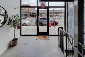Interior - Downtown Gem | Near Beale, Bars n Blues (Memphis)