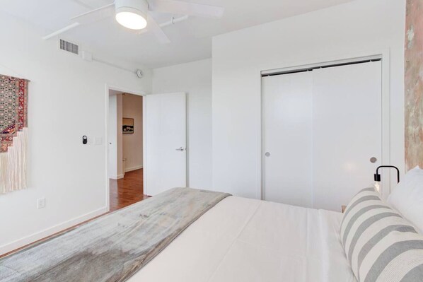 2 bedrooms, desk, iron/ironing board, free WiFi