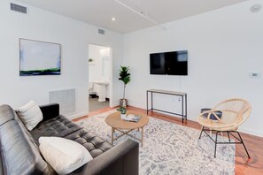 Smart TV, Netflix, streaming services