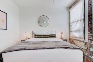 1 bedroom, desk, iron/ironing board, free WiFi