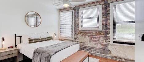 1 bedroom, desk, iron/ironing board, free WiFi