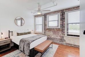1 bedroom, desk, iron/ironing board, free WiFi