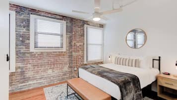 1 bedroom, desk, iron/ironing board, free WiFi