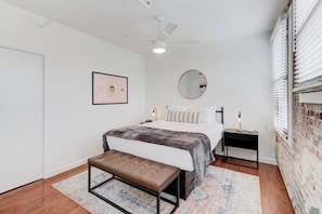 1 chambre, bureau, fer et planche à repasser, Wi-Fi