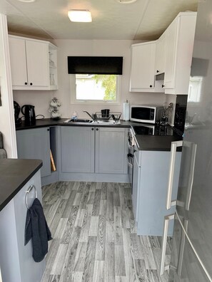 Fridge, microwave, oven