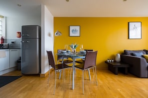 Comfort Apartment | Living area | Flat-screen TV - The Aldgate Apartments (London)