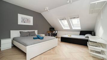 4 habitaciones, escritorio, tabla de planchar con plancha y wifi gratis