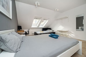 4 Schlafzimmer, Schreibtisch, Bügeleisen/Bügelbrett, kostenloses WLAN