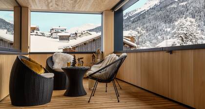 Stylish 115mÂČ apartment with sauna & balcony