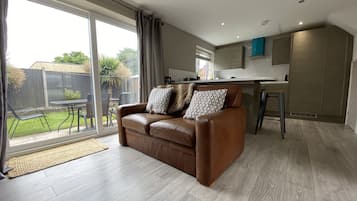 House | Living room | 30-inch TV with digital channels
