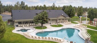 Eagle Crest Resort Condo sleeps 6, 2 bedrooms, 2 bath 4th of July weekend!